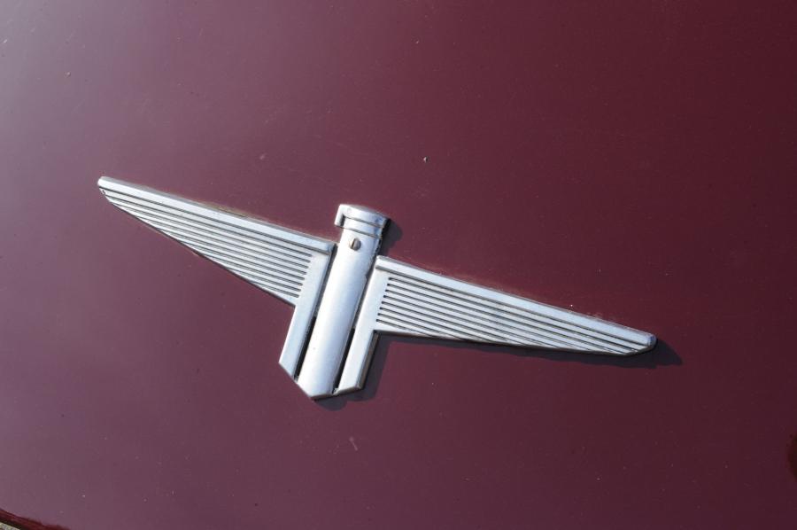 Логотип Adler 2.5-Litre Convertible by Karmann 1939 года  (фото 6 из 10)
